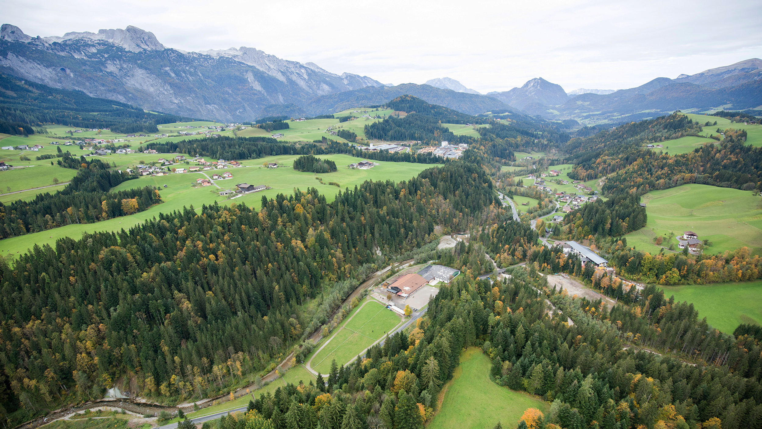 Reitgut Lammertal aus der Vogelperspektive | © CH. Wirth Luftbild GmbH